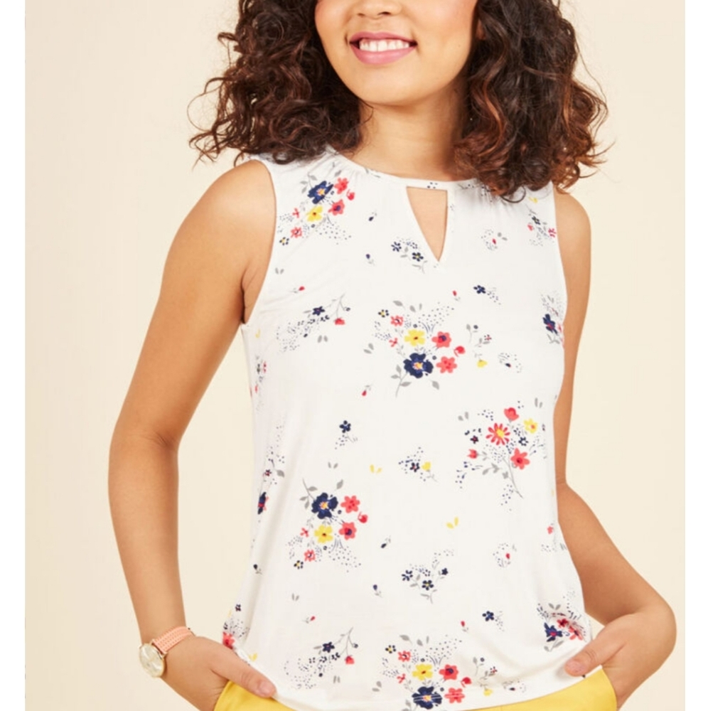 Modcloth Womans Floral Top sz. L